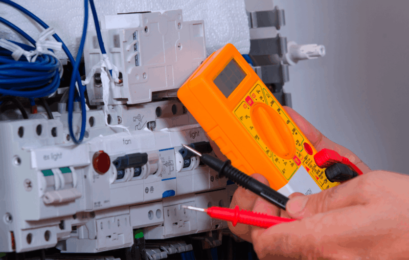 FORMACI&Oacute;N ESPEC&Iacute;FICA PARA ELECTRICIDAD, MONTAJE Y MANTENIMIENTO DE INSTALACIONES DE A.T. Y B.T.