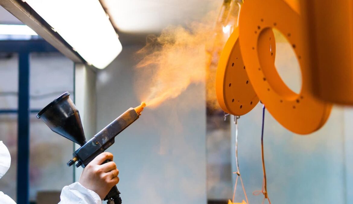 C8 Operarios en actividades de tratamientos superficiales de piezas de metal: desengrasado, limpieza, decapado, recubrimiento, pintura 8 / 20 horas